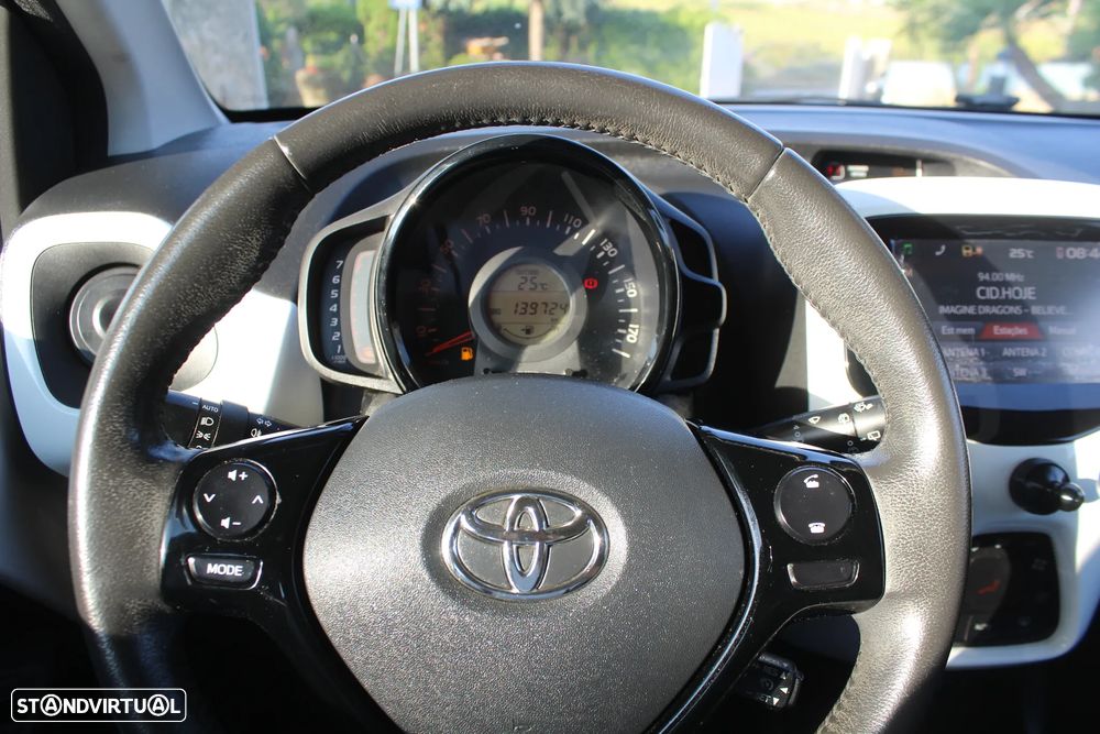 Toyota Aygo x-clusiv - 13