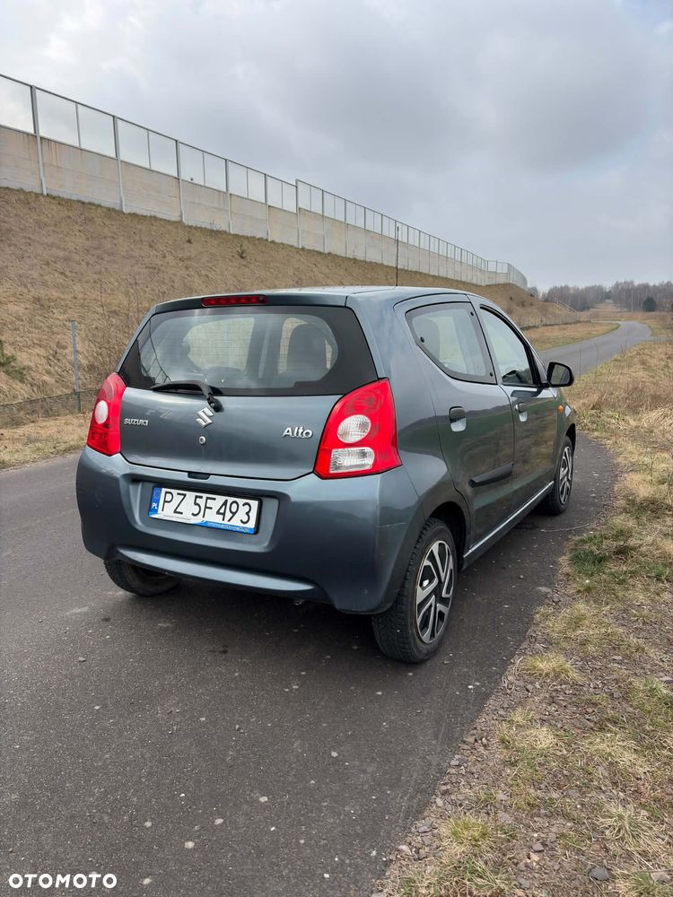 Suzuki Alto 2011 photo 2