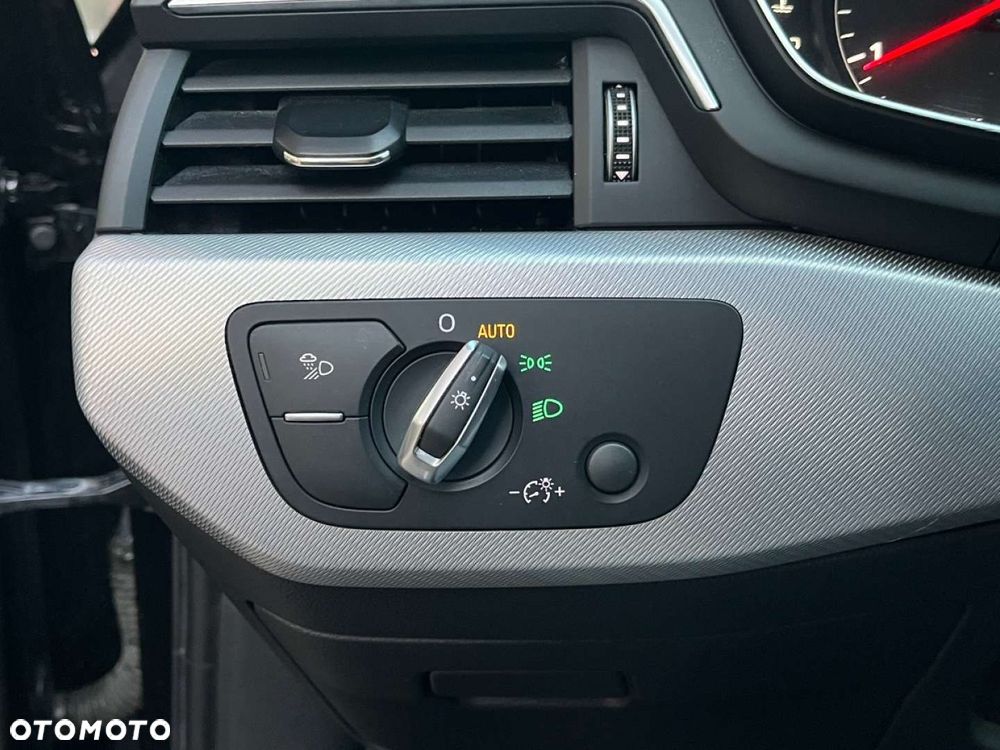 Audi A4 Avant 2.0 TDI - 26