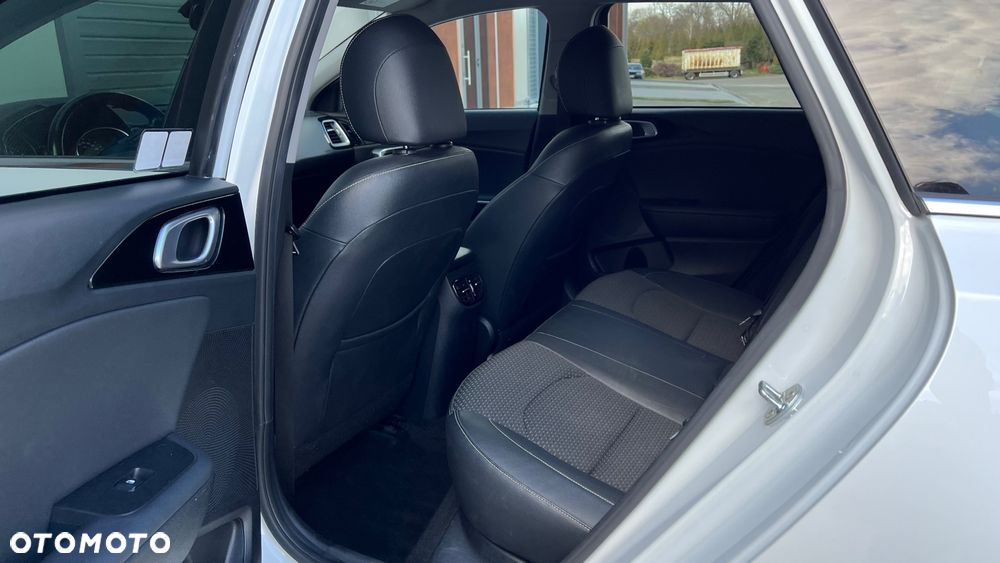 Kia Ceed 1.4 T-GDI L Business Line DCT - 14