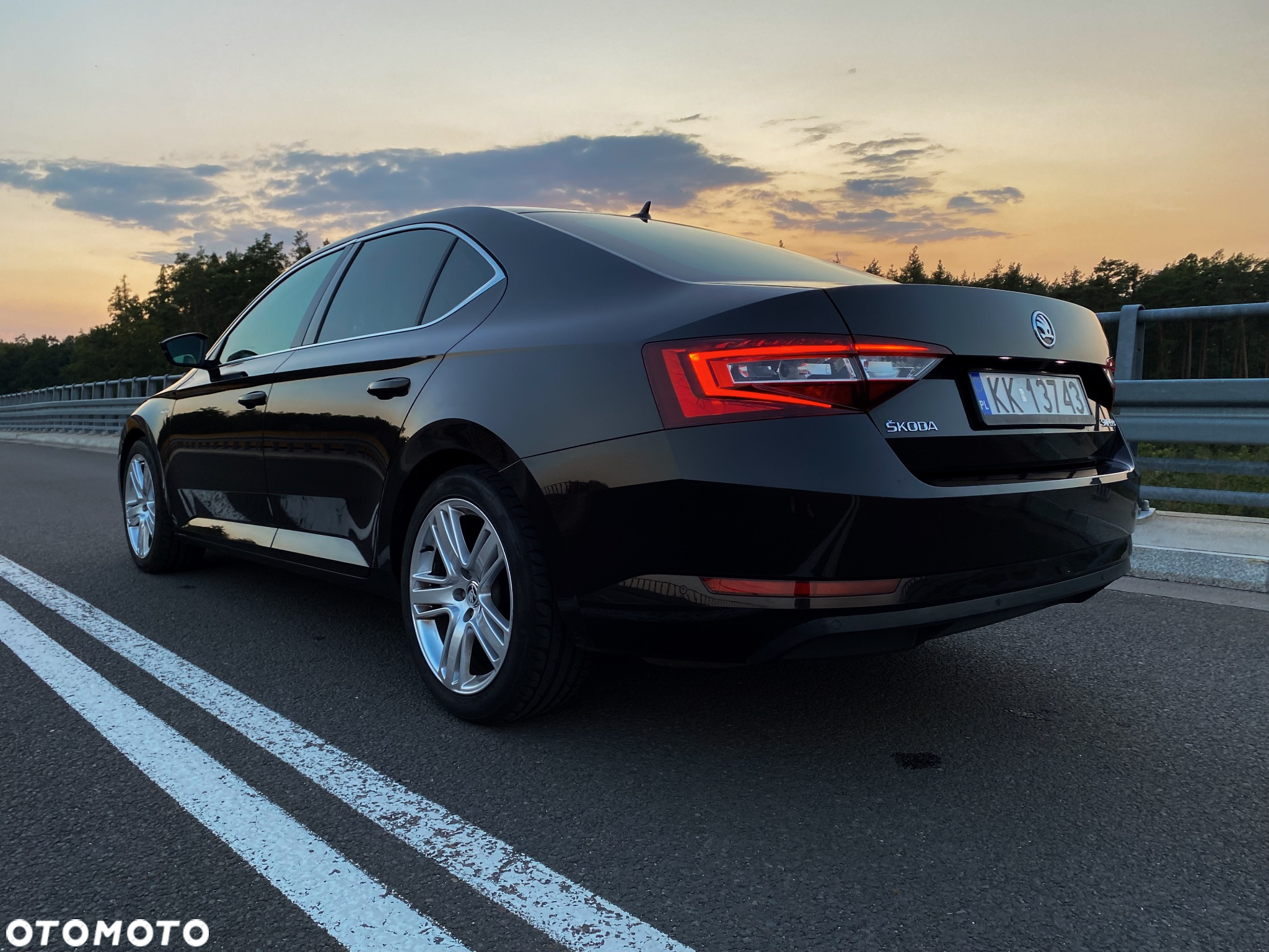 Skoda Superb 2.0 TDI DSG L&K - 21