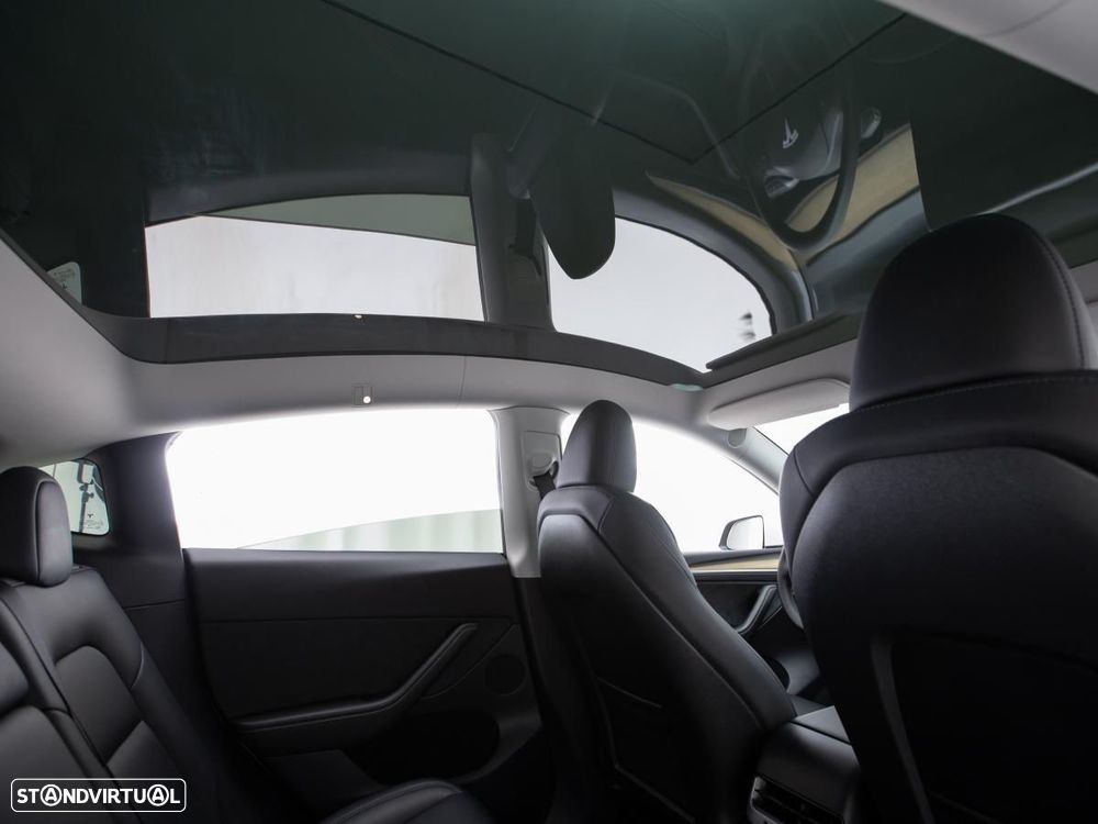 Tesla Model Y RWD - 14