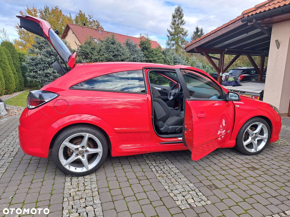 Opel Astra GTC 1.6 Sport - 34