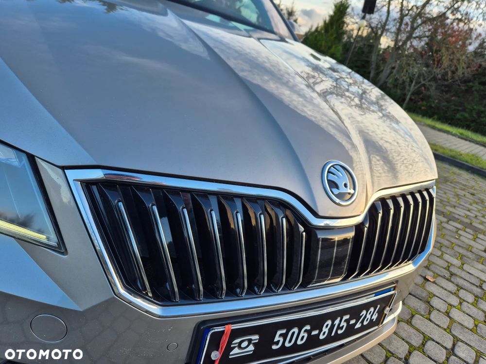 Skoda Superb 2.0 TDI Premium Edition - 5