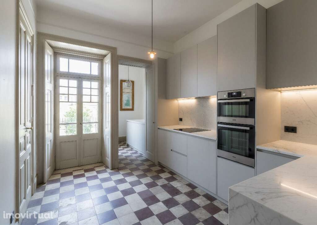 Moradia M5 com piscina e garagem em zona de  Celas - Grande imagem: 5/24