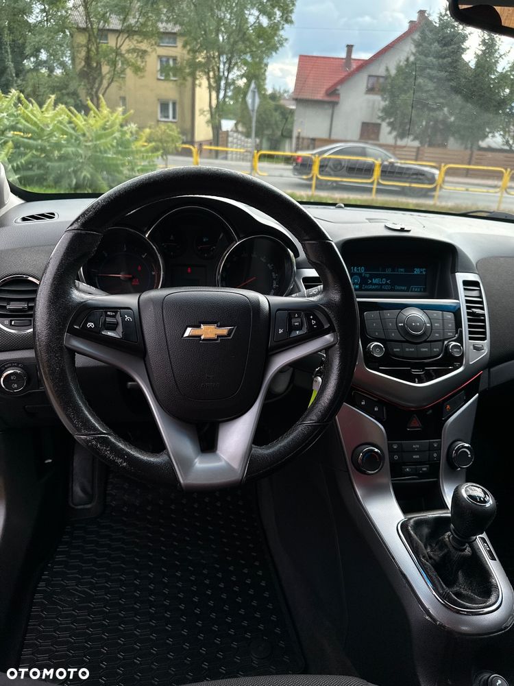 Chevrolet Cruze - 17
