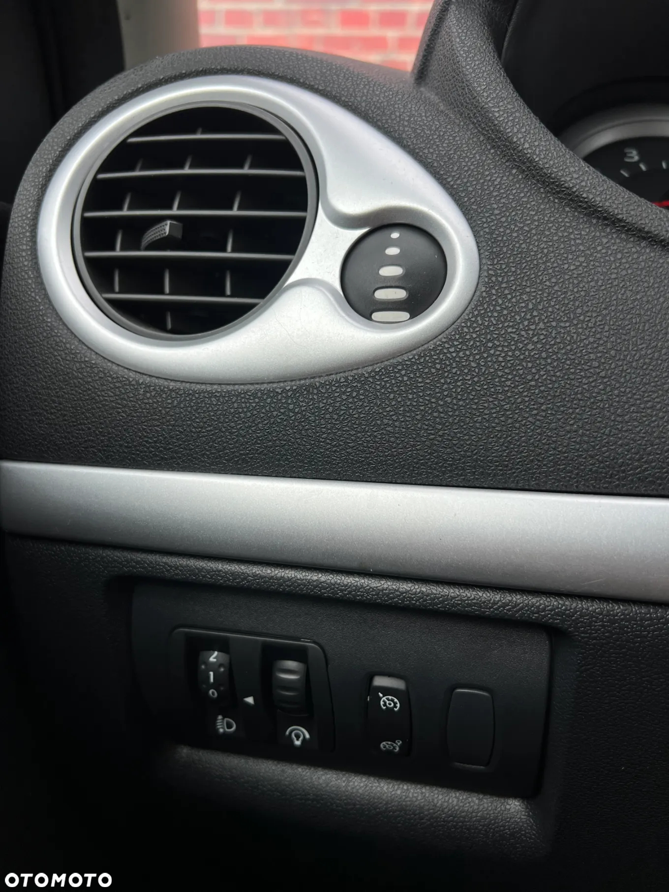 Renault Clio - 30