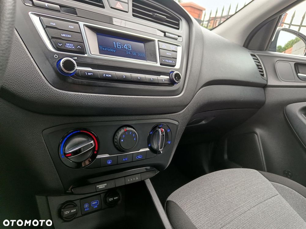 Hyundai i20 1.1 CRDi Comfort - 34
