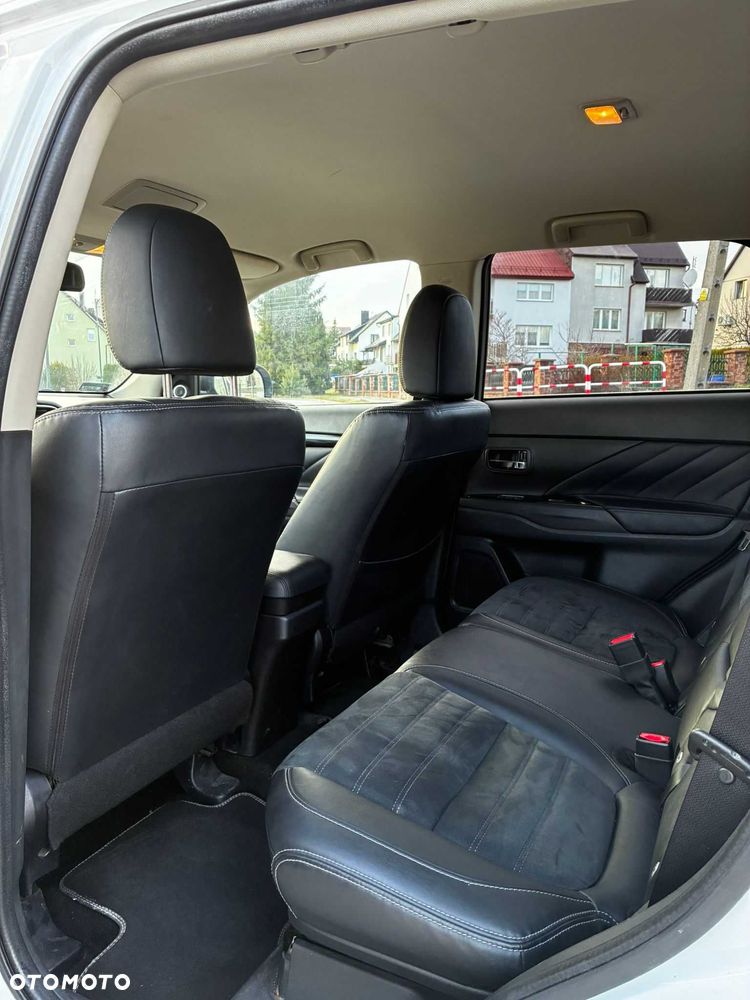 Mitsubishi Outlander - 8