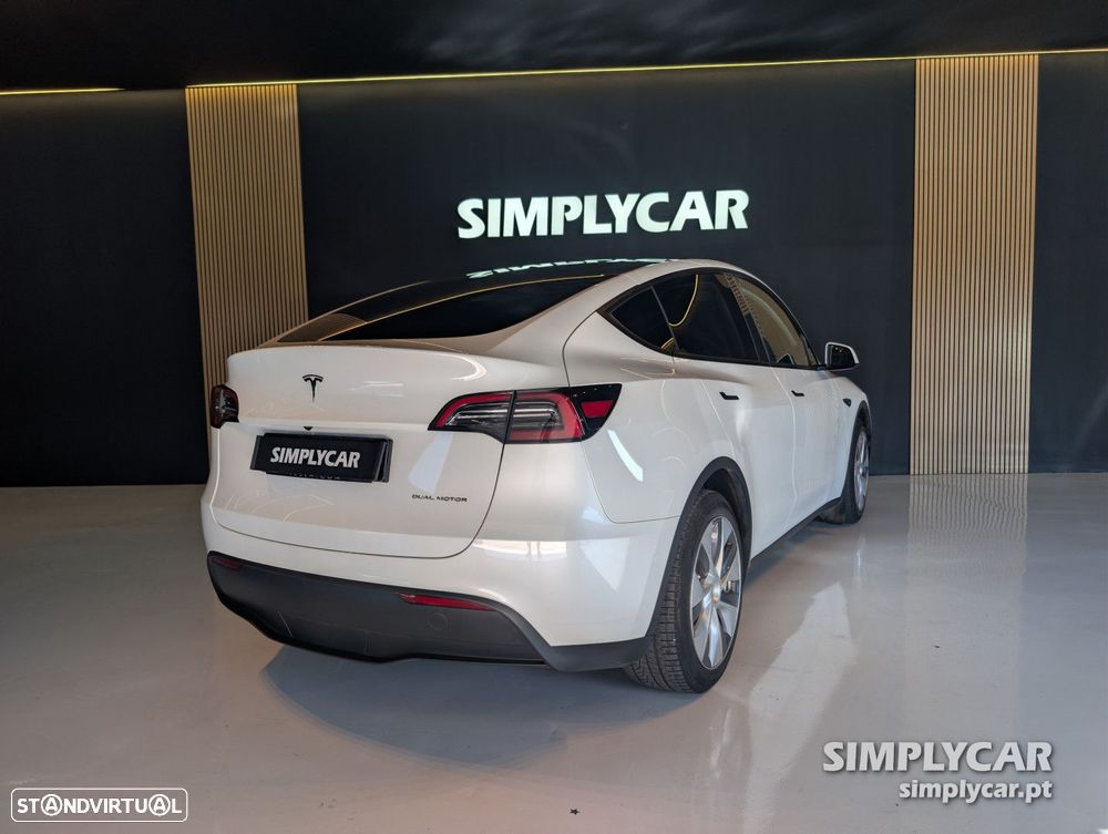 Tesla Model Y 2023 photo 3