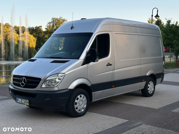 Mercedes-Benz SPRINTER 906