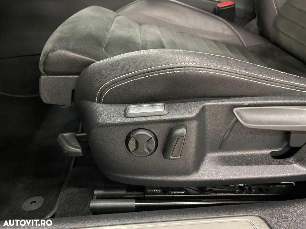 Volkswagen Passat 2.0 TDI DSG Highline - 19