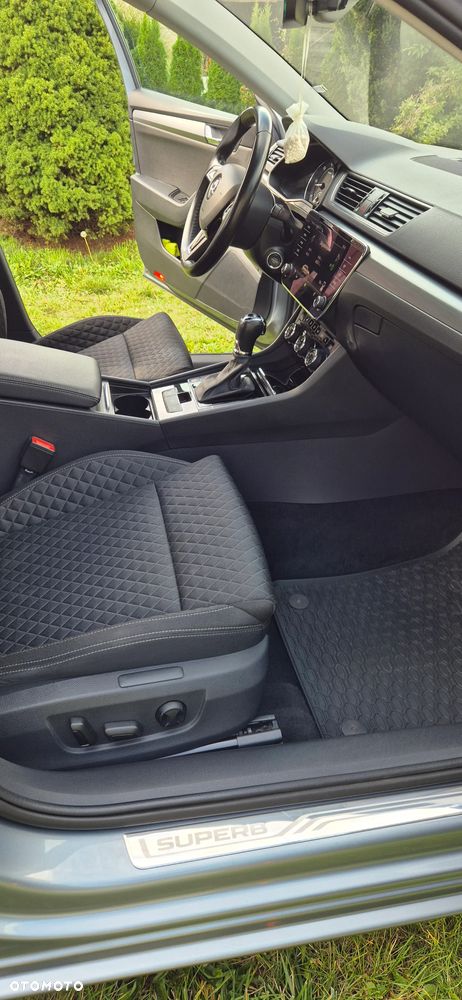 Skoda Superb 2.0 TDI 4x4 Style DSG - 10