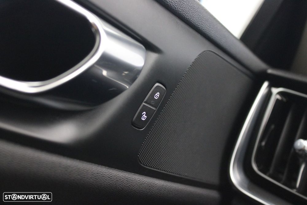 Volvo V60 2.0 D3 Geartronic - 22