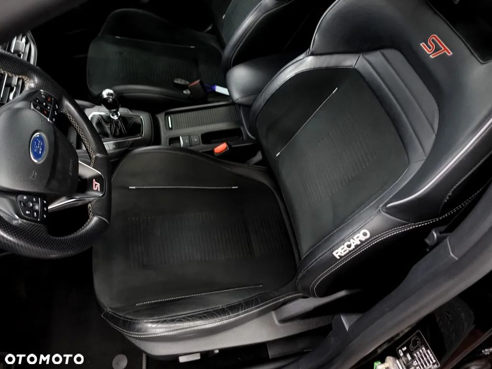 Ford Focus 2.0 EcoBlue ST - 12