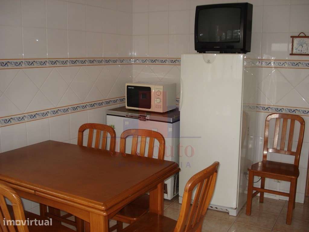 Apartamento T2 com garagem para arrendar - Grande imagem: 5/12