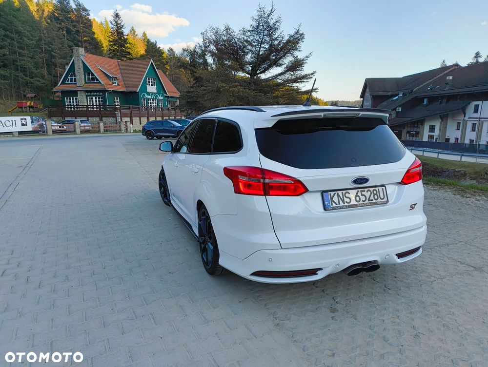 Ford Focus 2.0 EcoBoost ST - 4