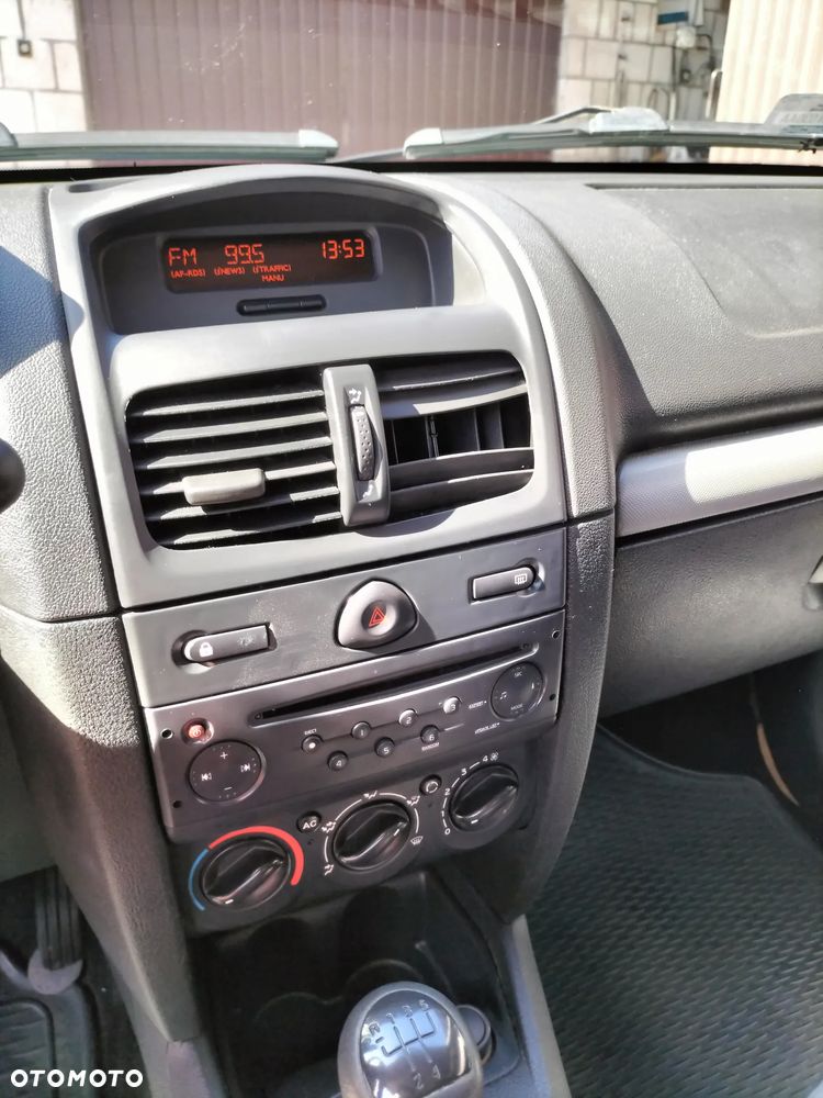 Renault Clio - 9