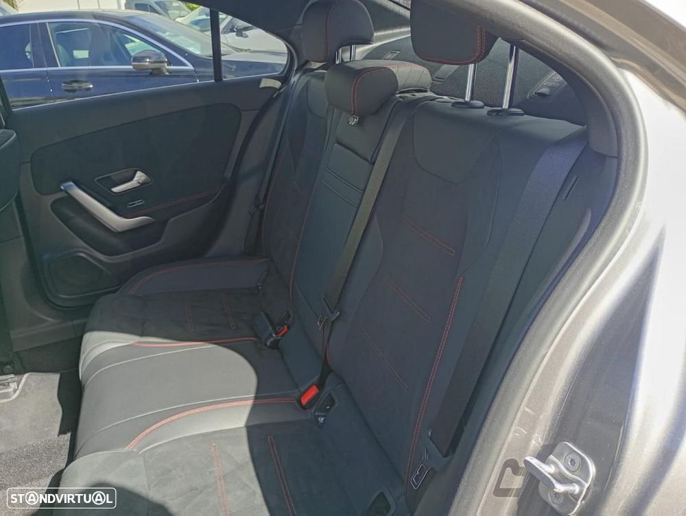 Mercedes-Benz A 250 Limousine e 8G-DCT AMG Line Advanced Plus - 37