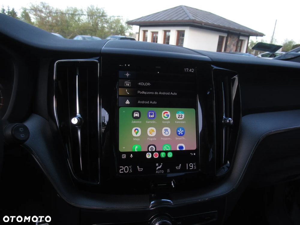 Volvo XC 60 T4 R-Design - 33