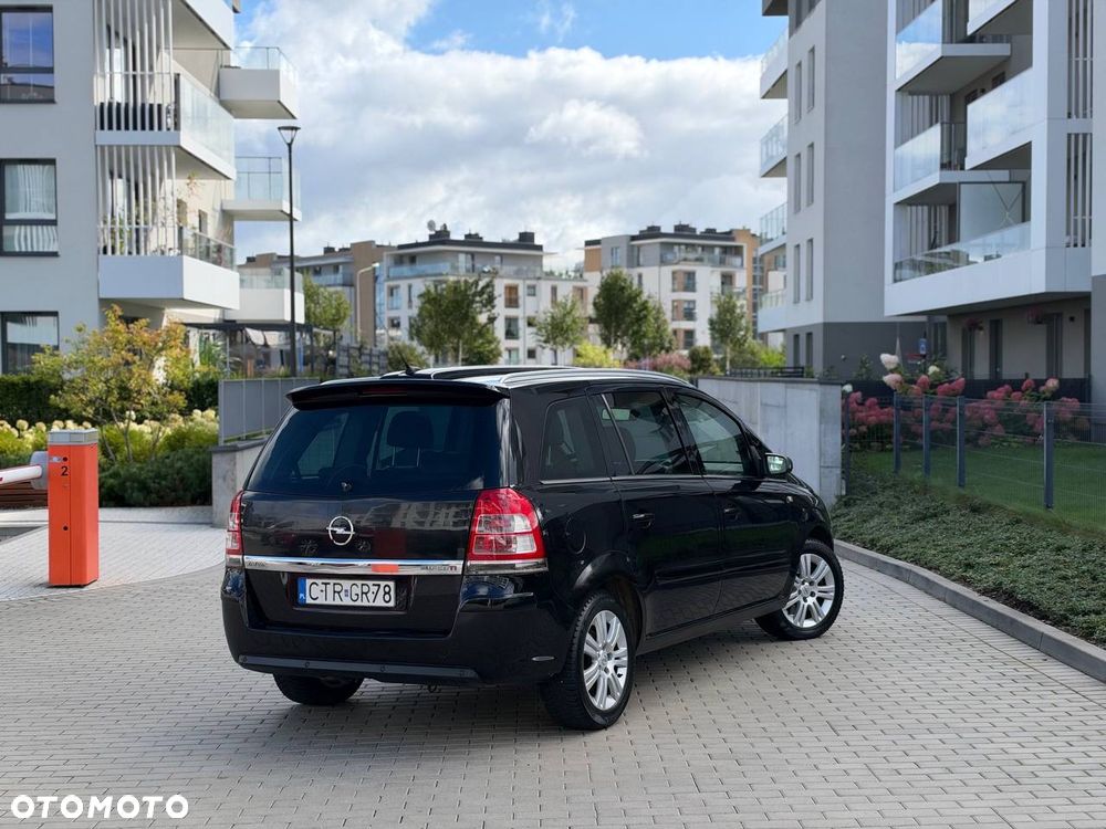 Opel Zafira - 10