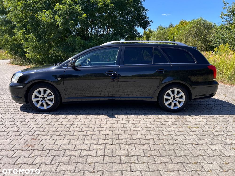 Toyota Avensis 2.2 D-4D X - 11