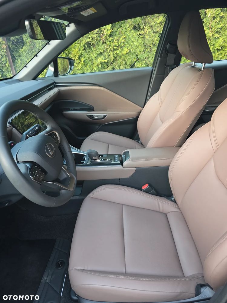 Lexus LBX FWD Original Edition - 10