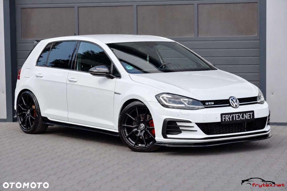 Volkswagen Golf - 2