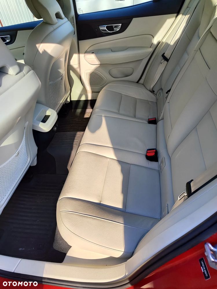 Volvo S60 T5 Momentum Pro - 8