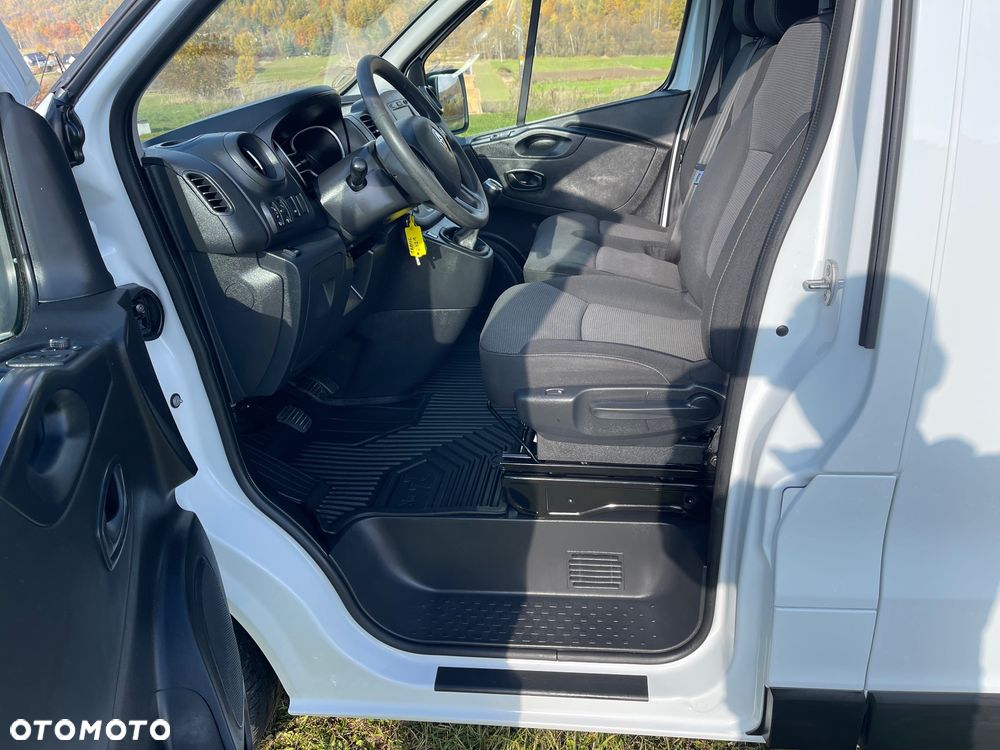 Renault Trafic - 12