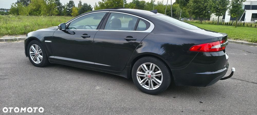 Jaguar XF 2.2 D Luxury - 4