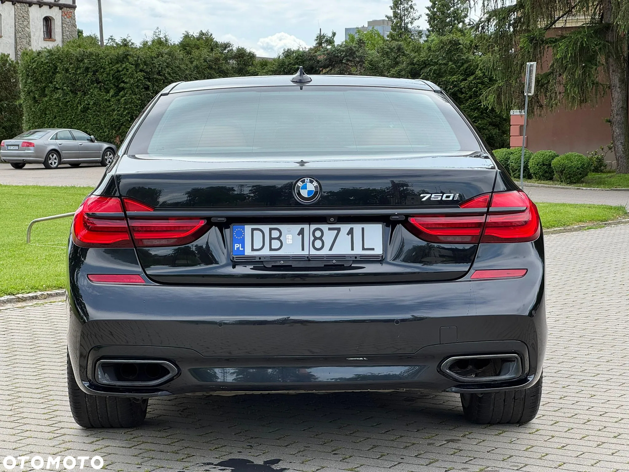 BMW Seria 7 750Li - 4
