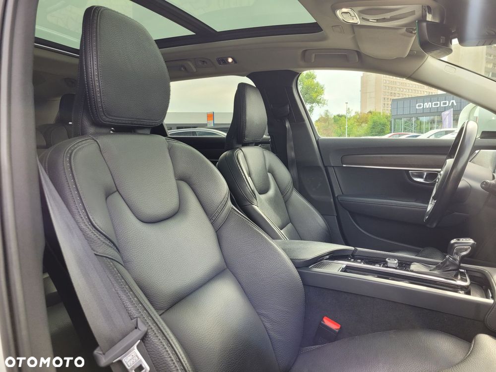 Volvo V90 Cross Country - 30