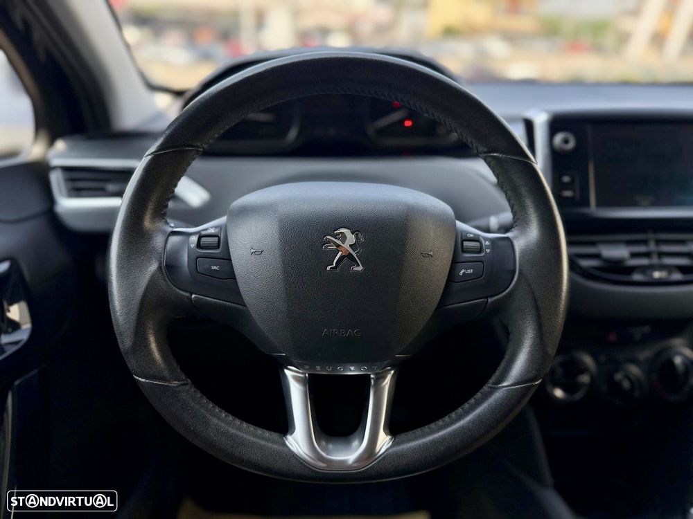 Peugeot 208 1.2 PureTech Style - 18