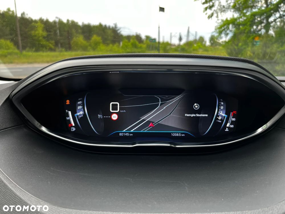 Peugeot 3008 1.2 PureTech Allure S&S - 8