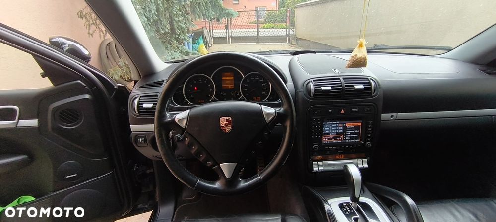 Porsche Cayenne - 11