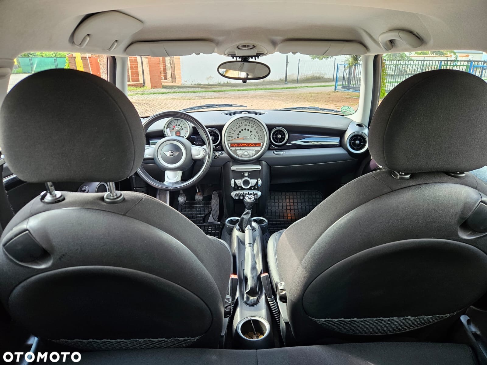 MINI Cooper Standard - 13