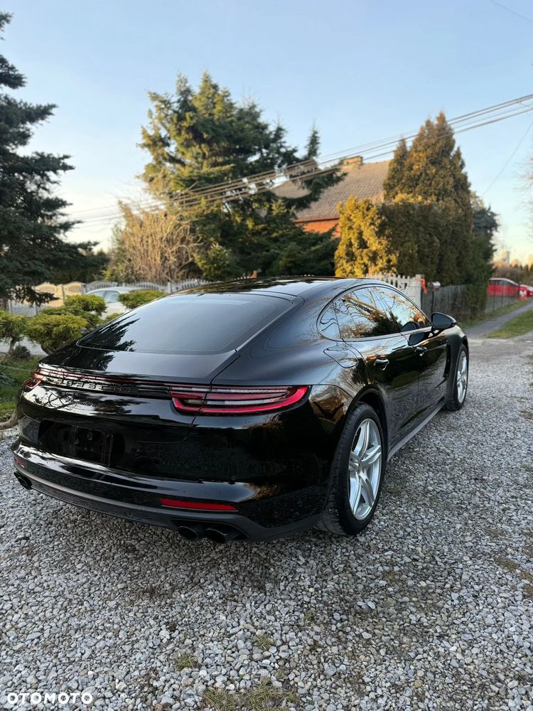 Porsche Panamera 4 E-Hybrid - 6