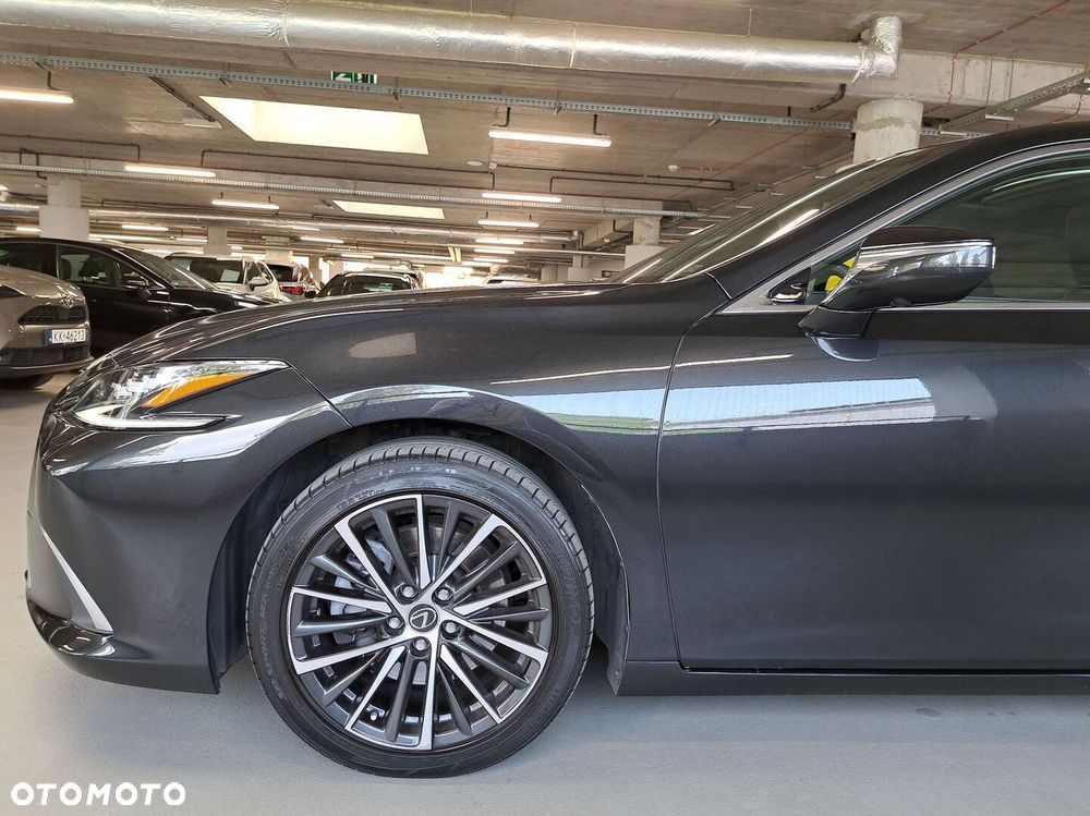 Lexus ES 300h Prestige - 40