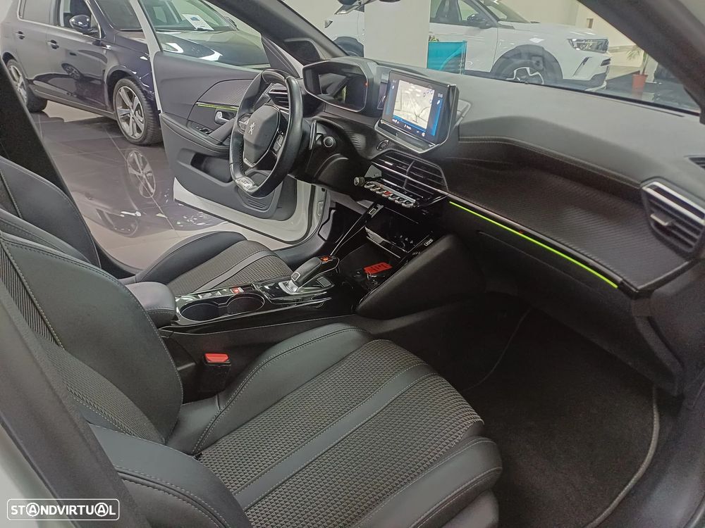 Peugeot 208 PureTech 130 EAT8 GT Pack - 21