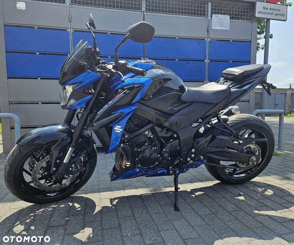 Suzuki GSX - 4