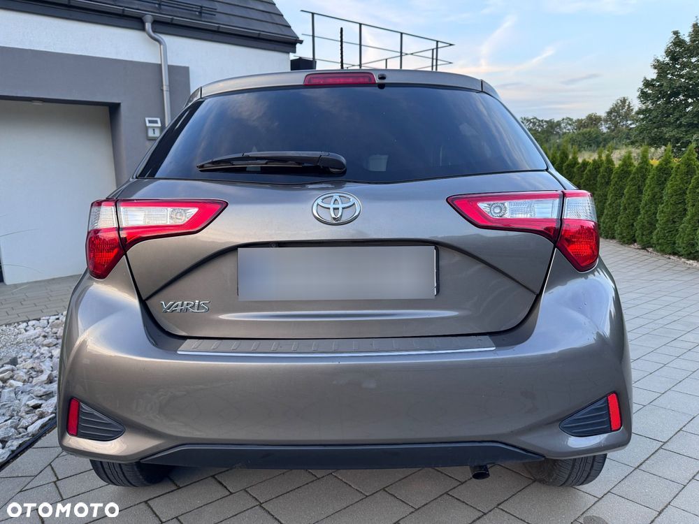 Toyota Yaris 1.5 Premium - 4