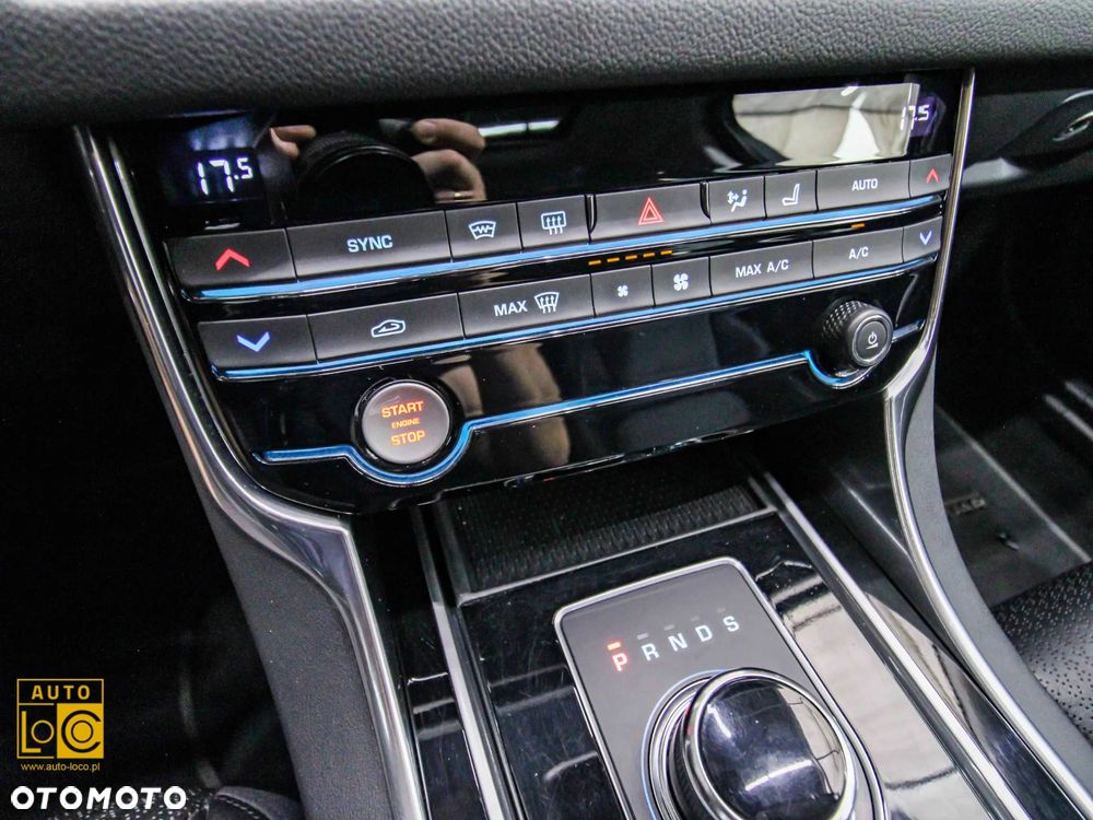 Jaguar XF 35t AWD Prestige - 24