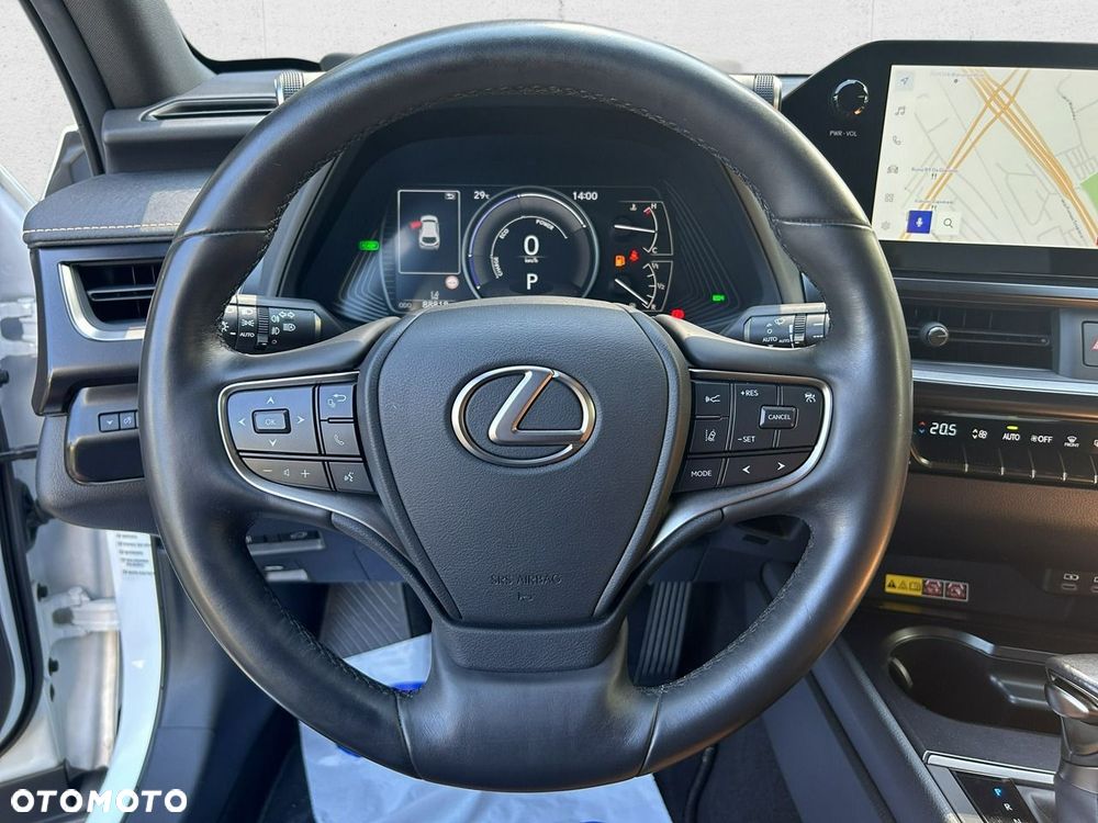 Lexus UX - 16