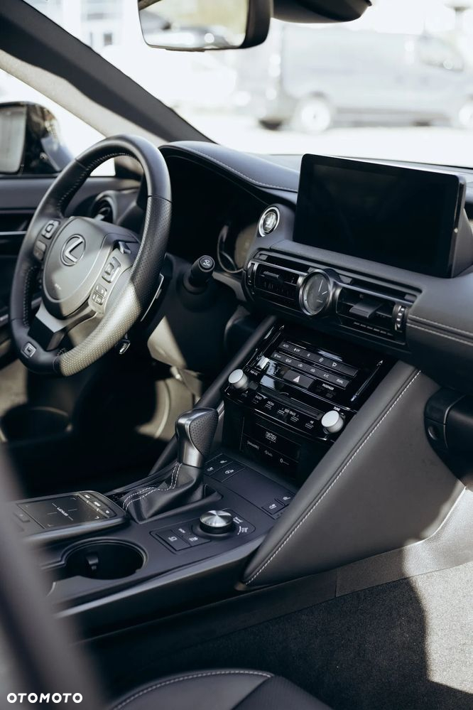 Lexus IS - 17
