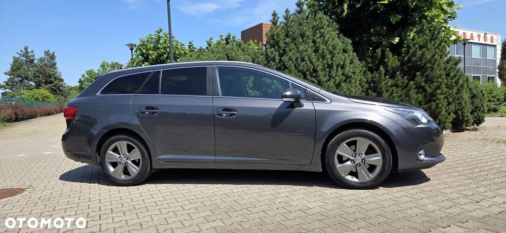 Toyota Avensis 1.8 Premium - 5