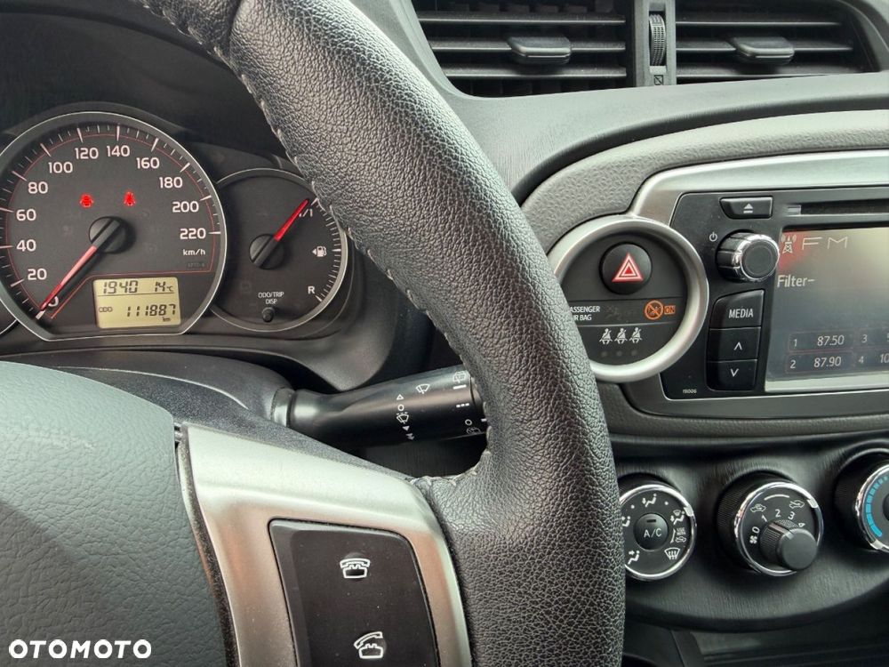Toyota Yaris - 32