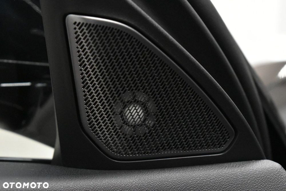 BMW Seria 1 120 mHEV - 11