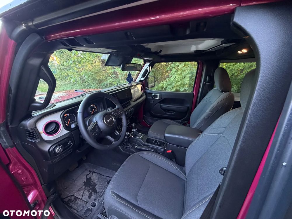 Jeep Wrangler - 20