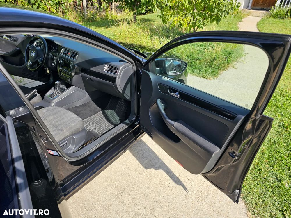 Volkswagen Jetta 2.0 TDI DPF Comfortline DSG - 29